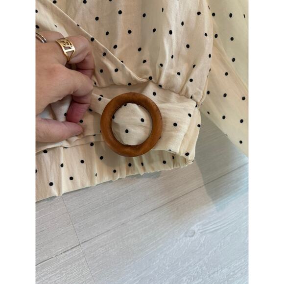 Cropped wrap blouse, polka dot detail - Picture 2 of 4